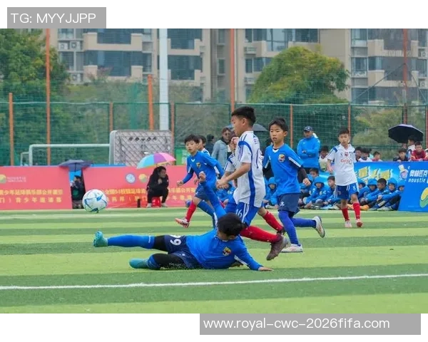 校园足球的意义与发展探讨:促进学生身心健康与团队合作精神 校园足球的意义与发展探讨:促进学生身心健康与团队合作精神